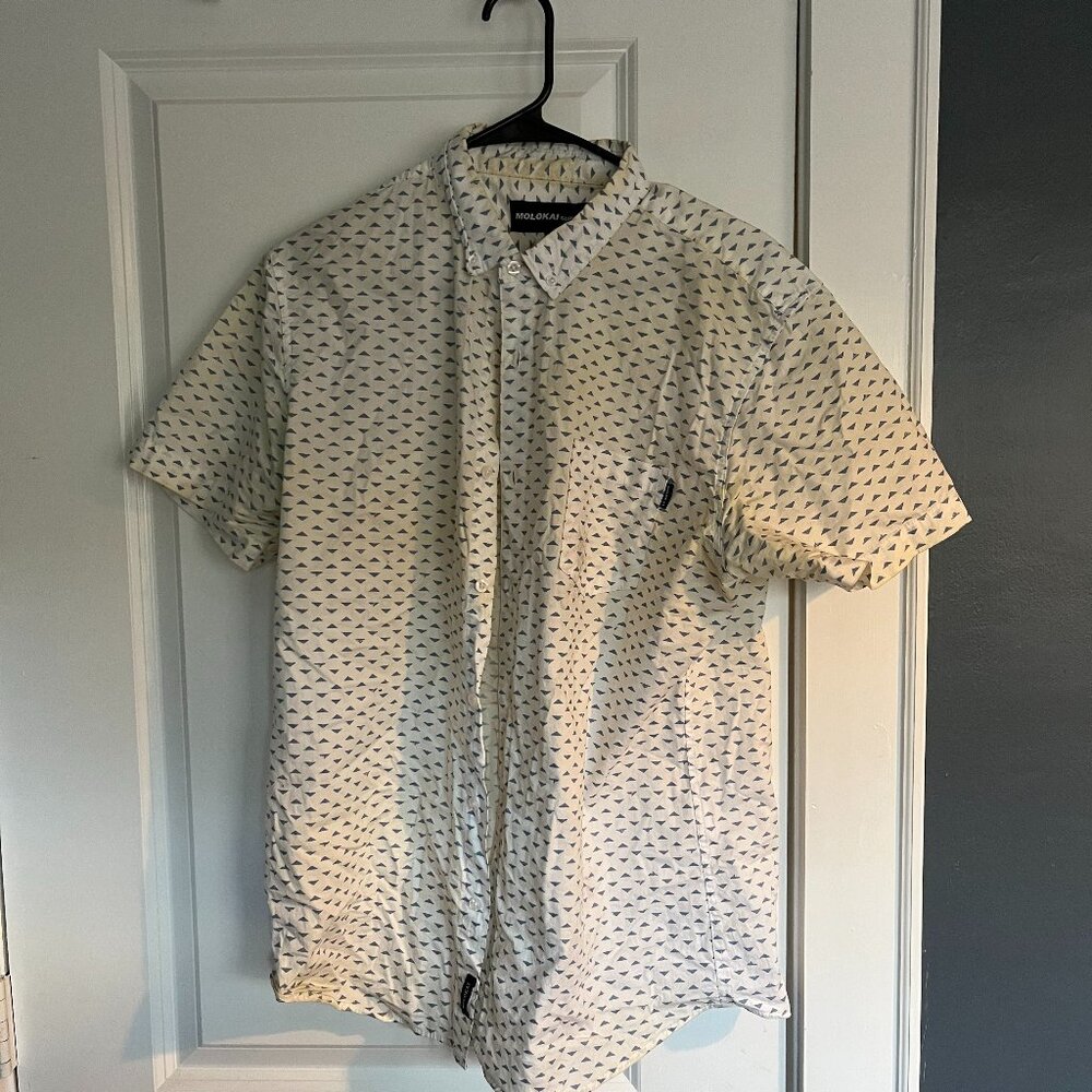 Molokai Surf Co. Large White-Patterned Short-sleeved Button-down shirt